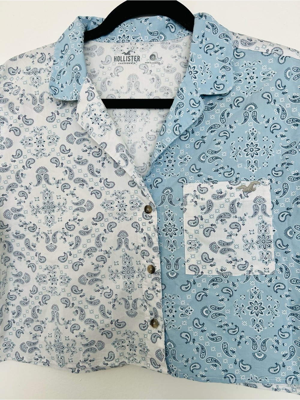 Hollister Women’s Blue & White Paisley Cropped Button-Up Shirt Sleepwear M - Picture 2 of 7